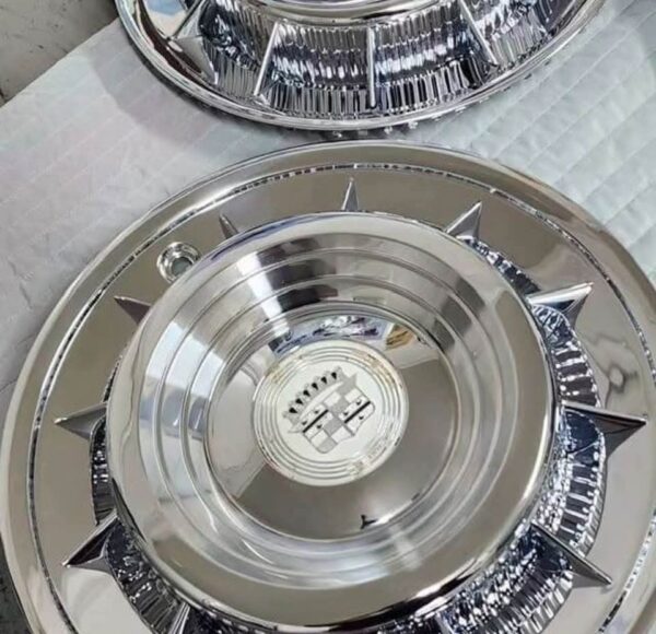 Hubcaps chrome Cadillac - Image 2